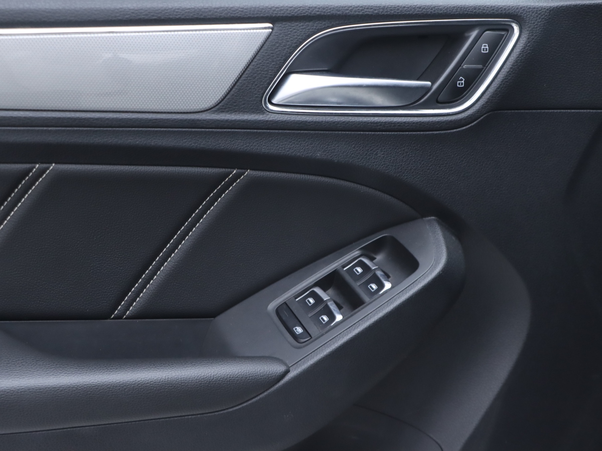 Roewe RX5 2019 изображение автомобиля #6