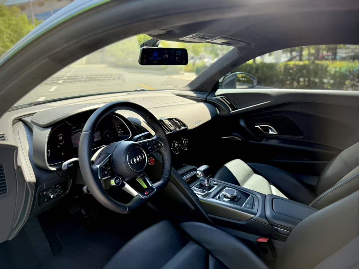 Audi R8 2018 car image #6