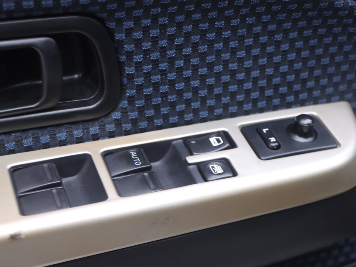 日产 日产帕拉丁 2016 汽车图片 #6