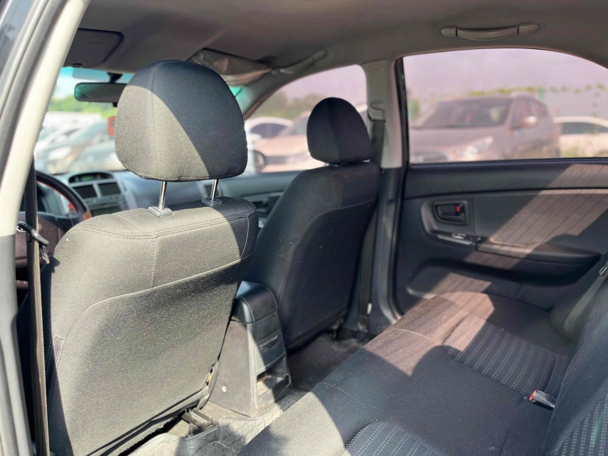 Kia Cerato 2012 imagen de coche #6