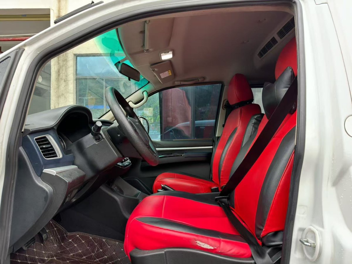 Forthing Lingzhi EV 2024 car image #6