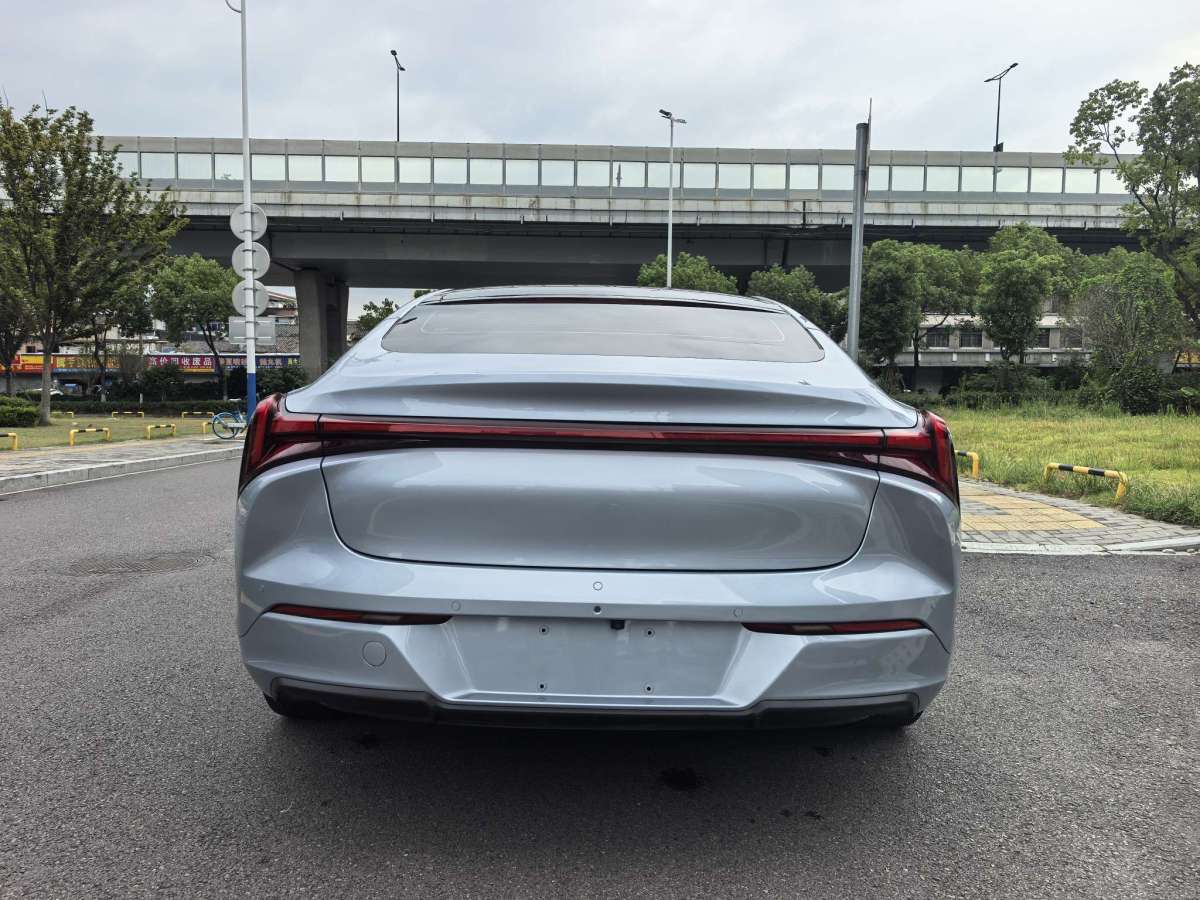 哪吒汽车 哪吒S 2023 汽车图片 #6