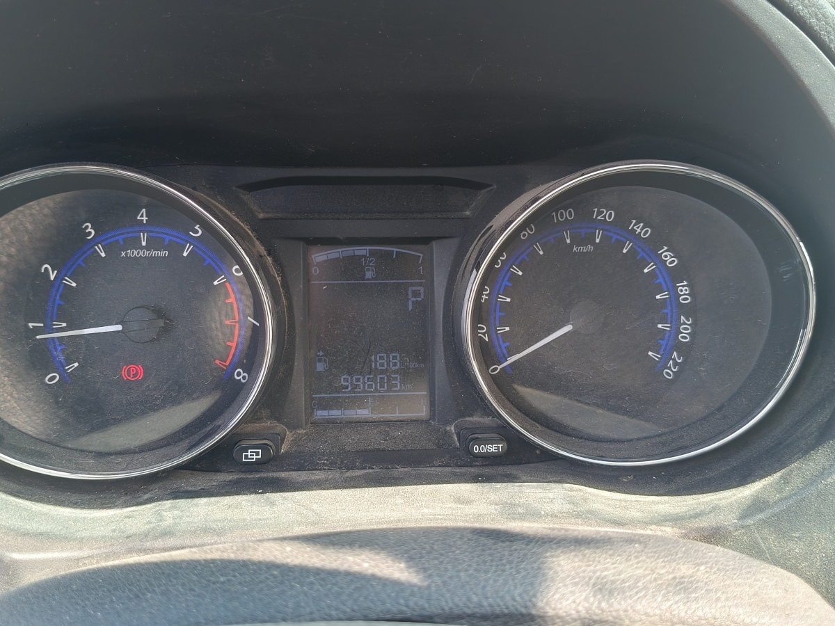 Forthing S500 2015 car image #6