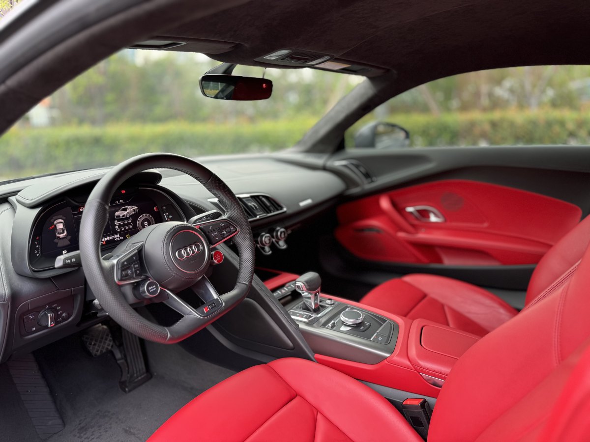 Audi R8 2019 car image #6