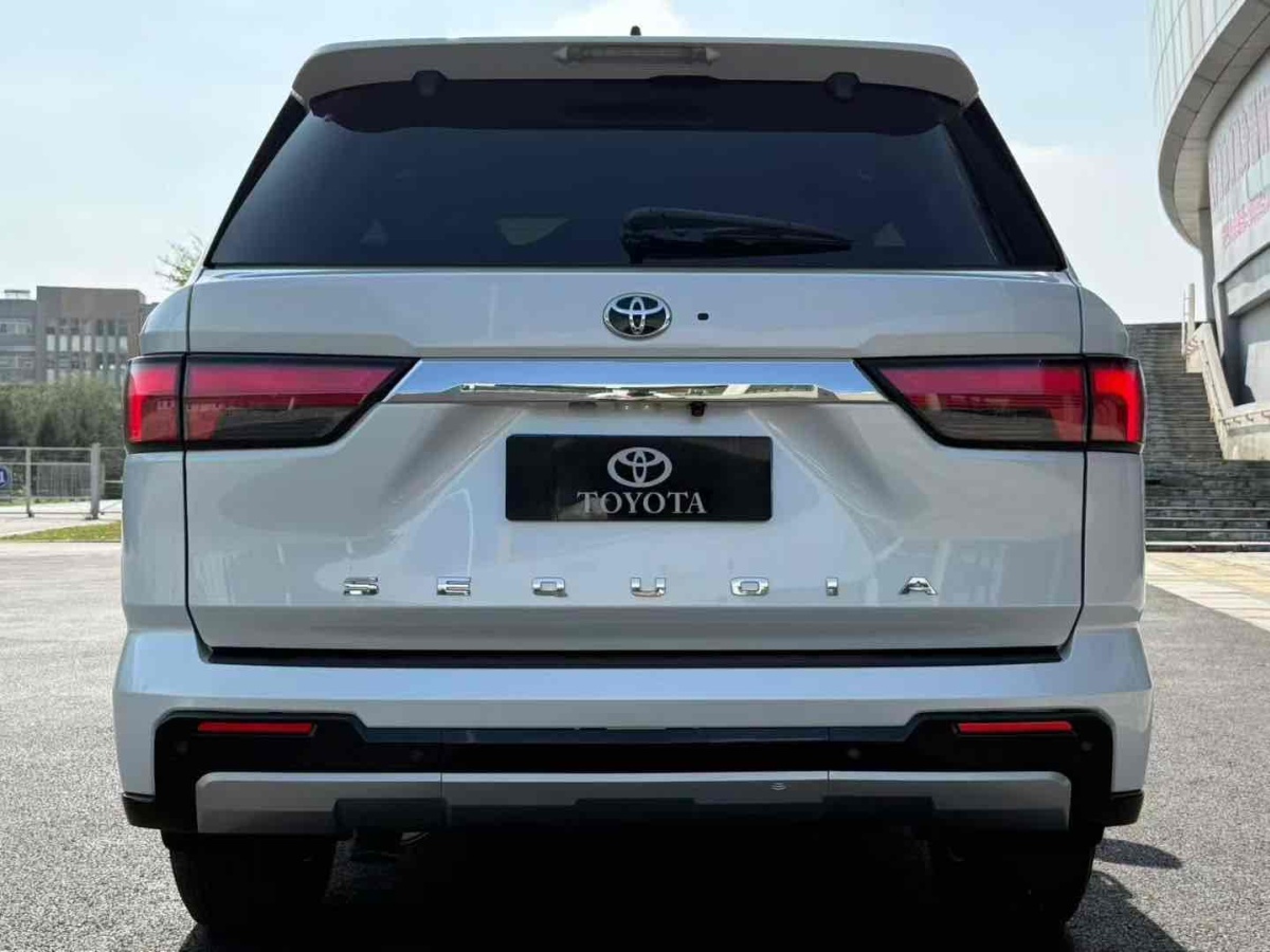 Toyota Sequoia 2023 #6 Toyota Sequoia 2023 imagen de coche #6