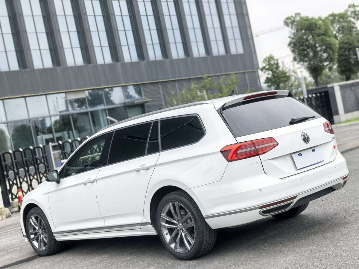 Volkswagen Passat Variant 2018 immagine di auto #6
