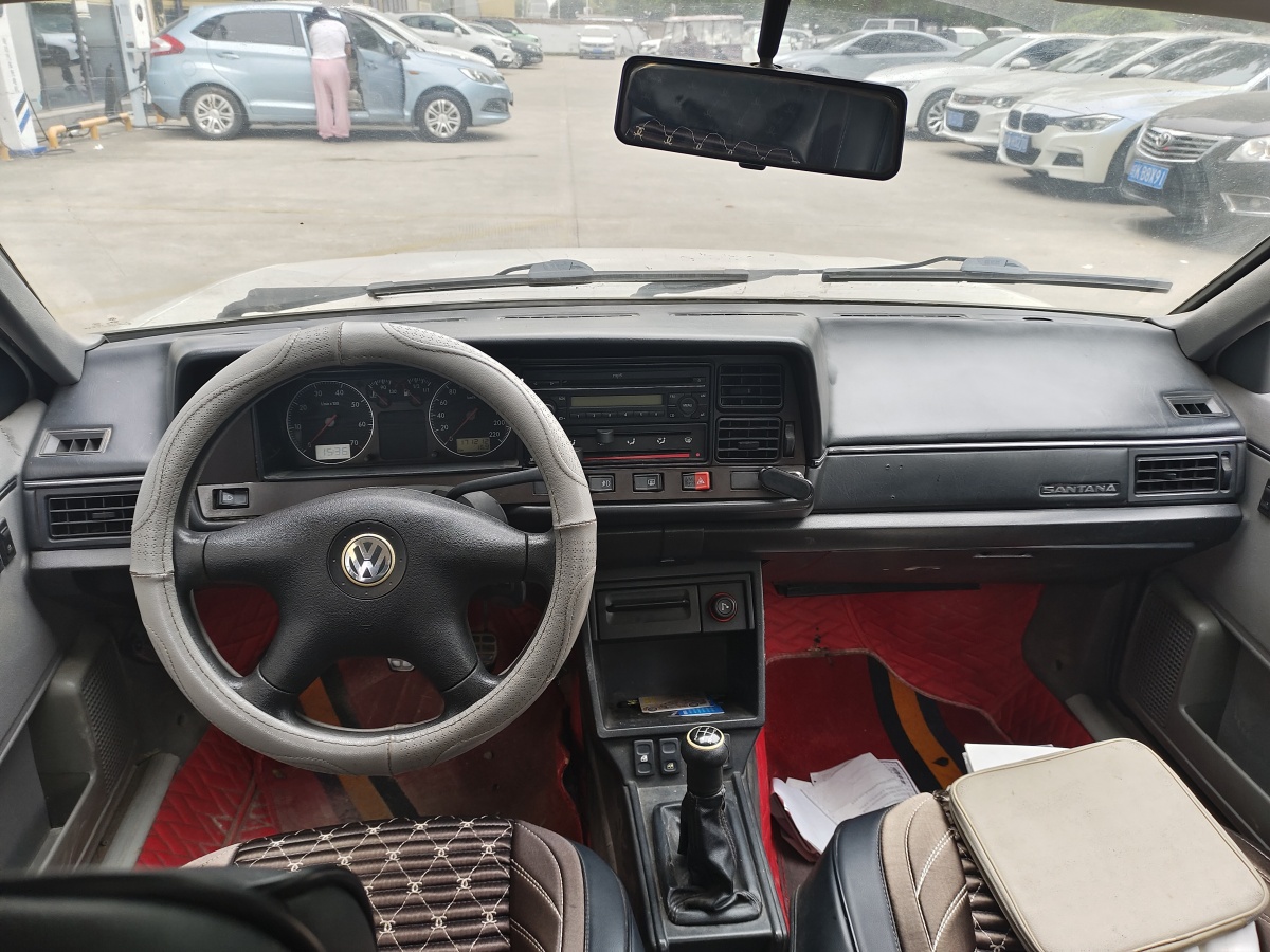 Volkswagen Santana Classic 2012 immagine di auto #6