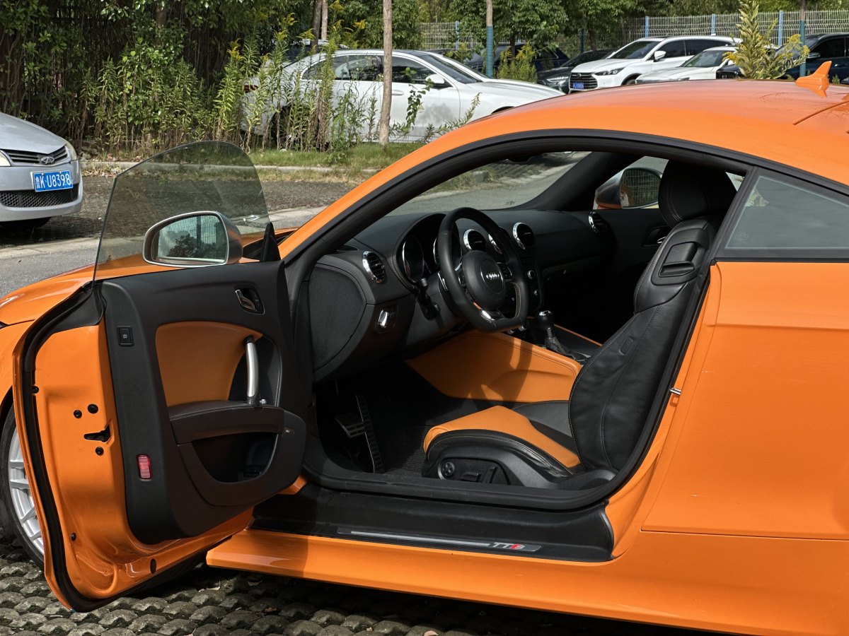 Audi TTS 2011 car image #6