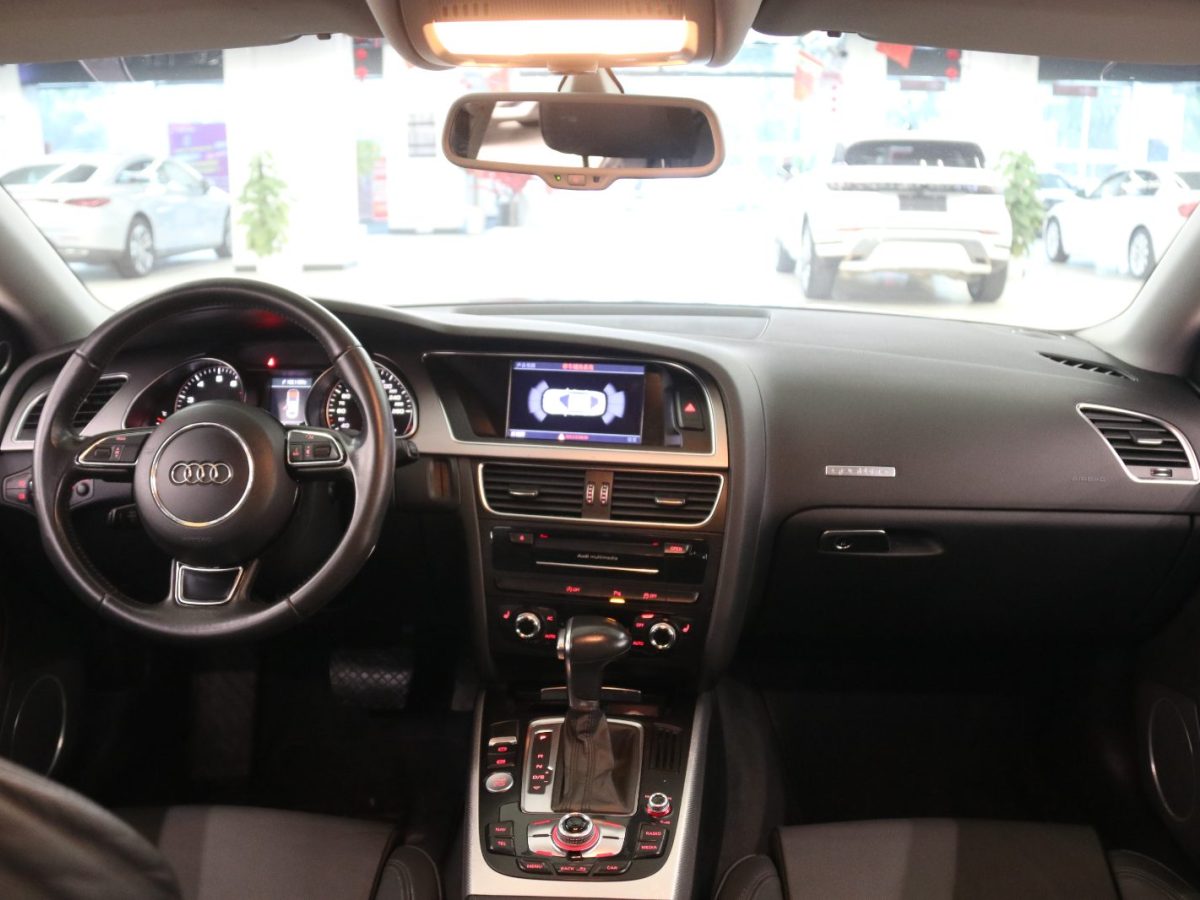 Audi Q6L Sportback e-tron 2012 immagine di auto #6