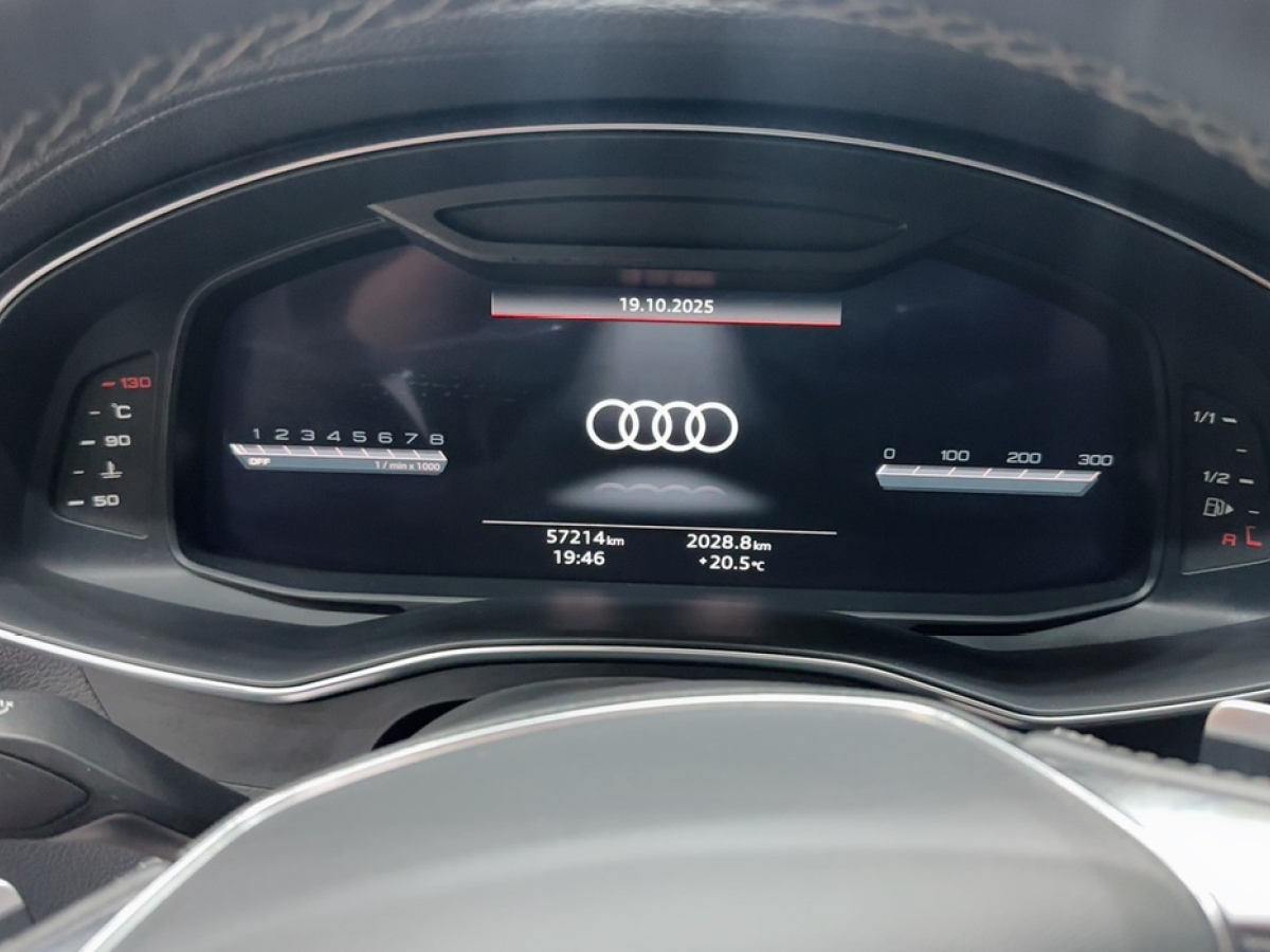 Audi A7L 2023 صورة سيارة #6