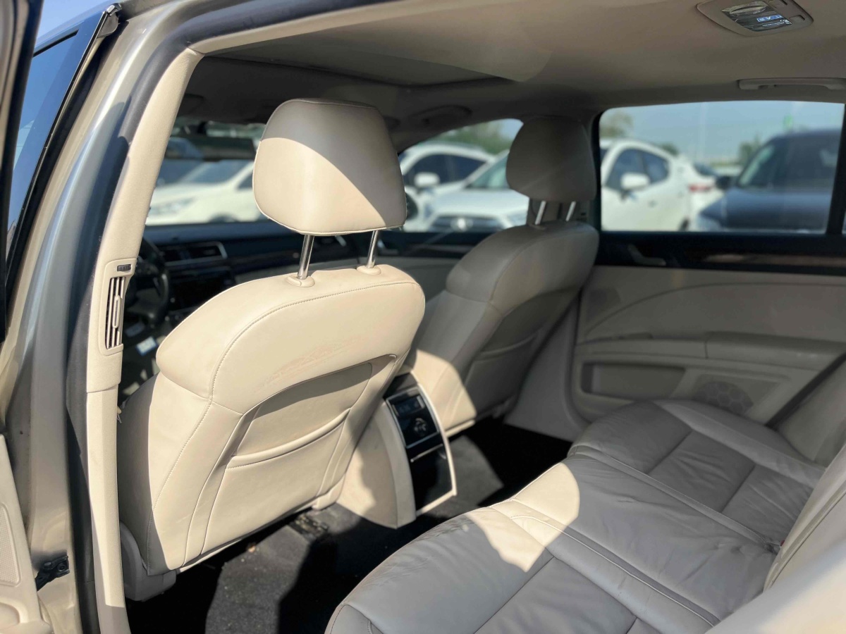 Skoda Superb 2012 immagine di auto #6