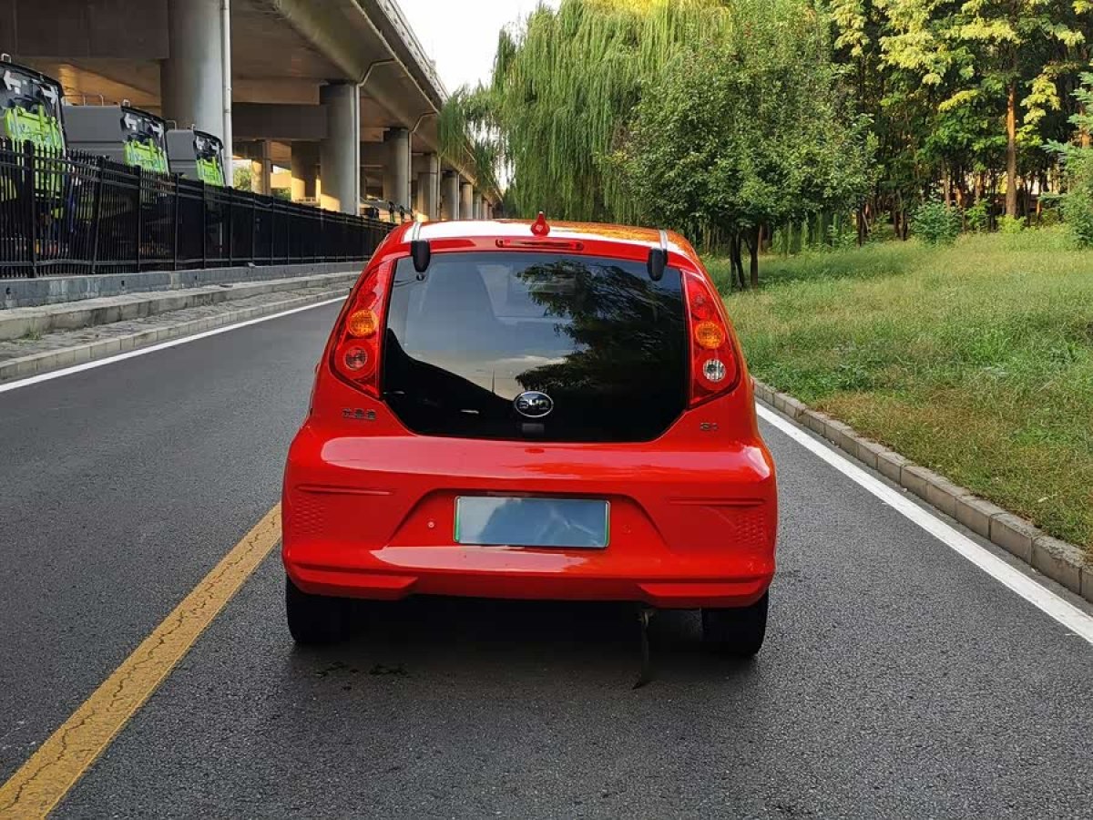 BYD e1 2019 car image #6