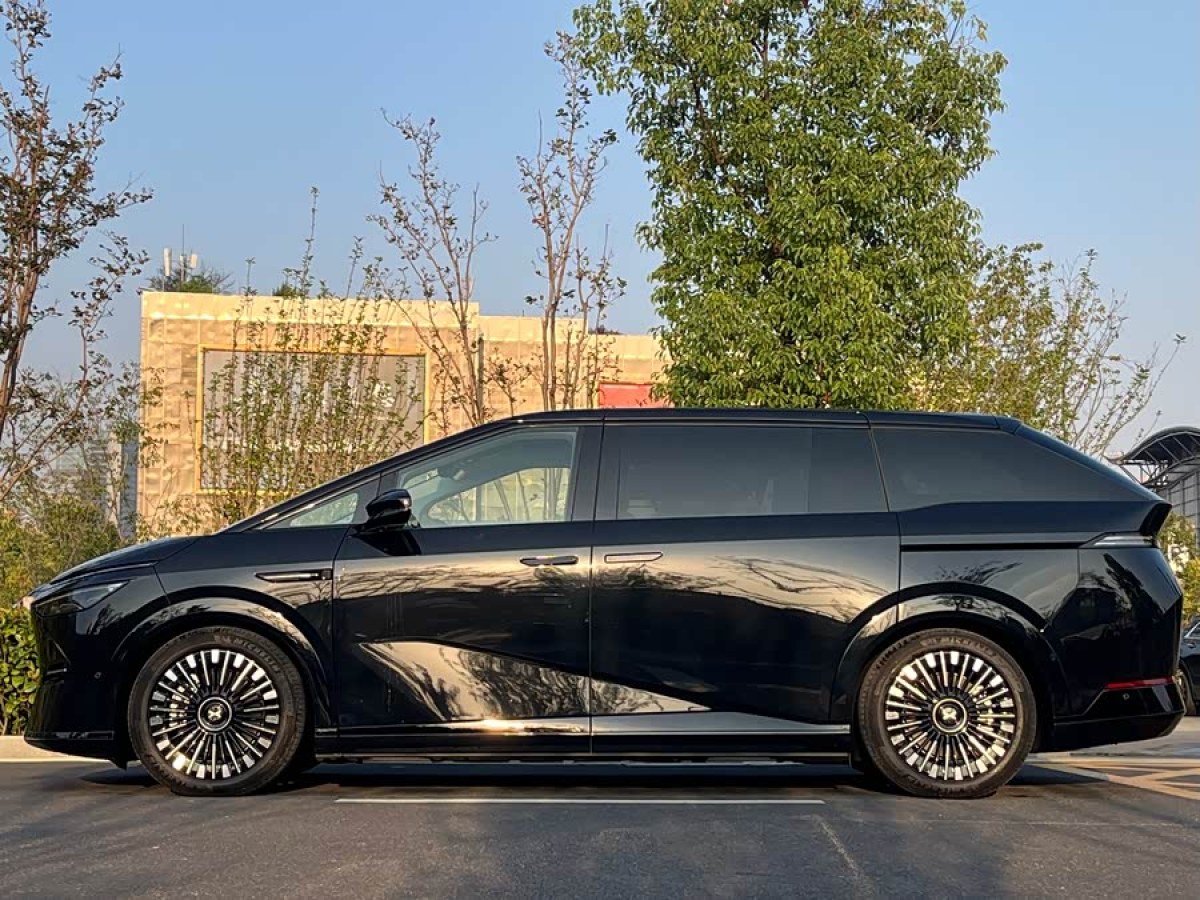 Xpeng X9 2025 imagem de carro #6