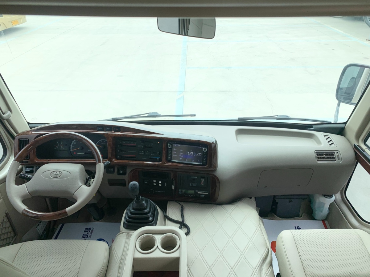 Toyota Coaster 2019 #6 Toyota Coaster 2019 imagen de coche #6