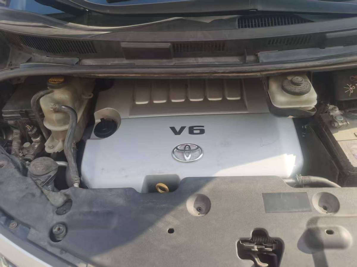 Toyota Previa 2011 car image #6