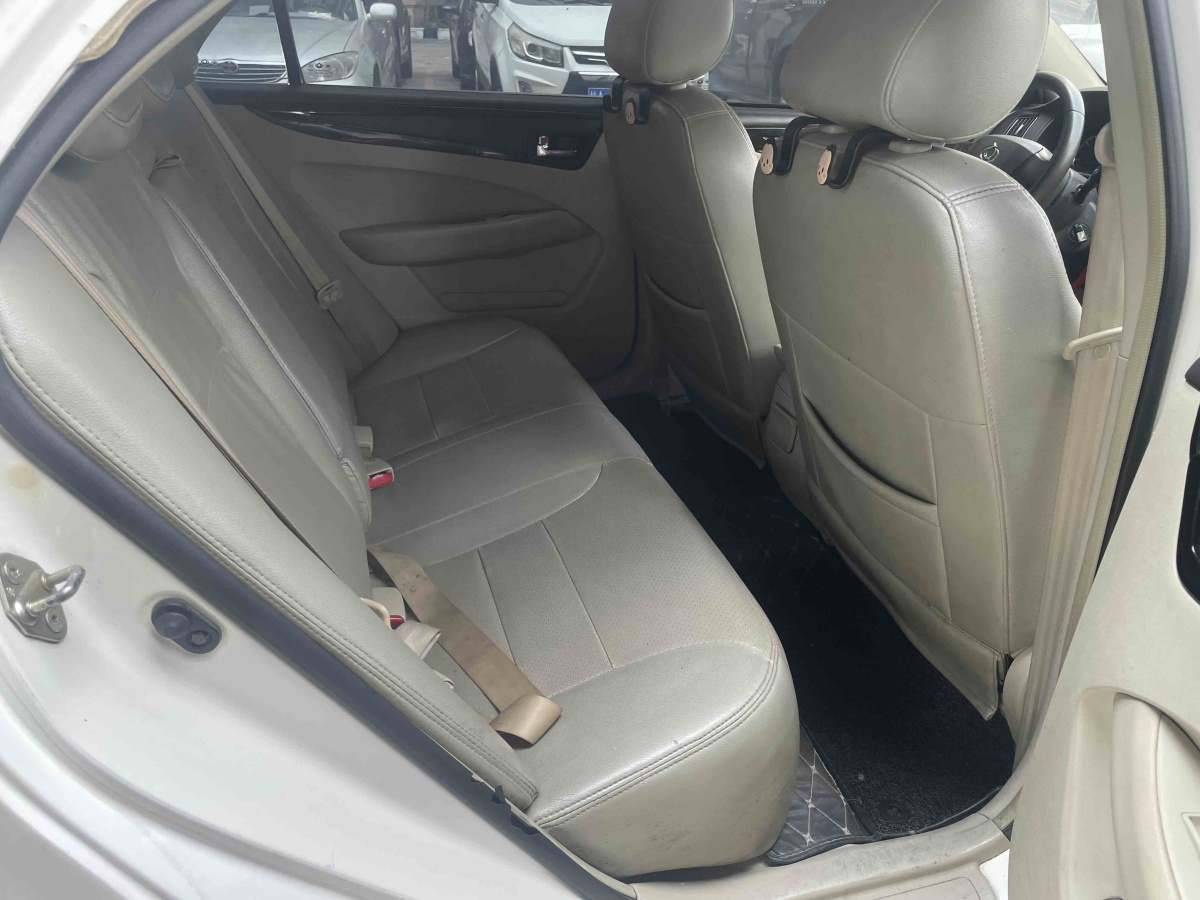 GEELY GC7 2012 immagine di auto #6