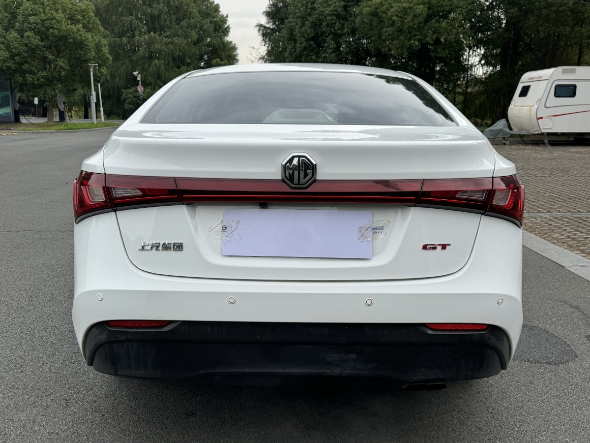 MG GT 2015 car image #6