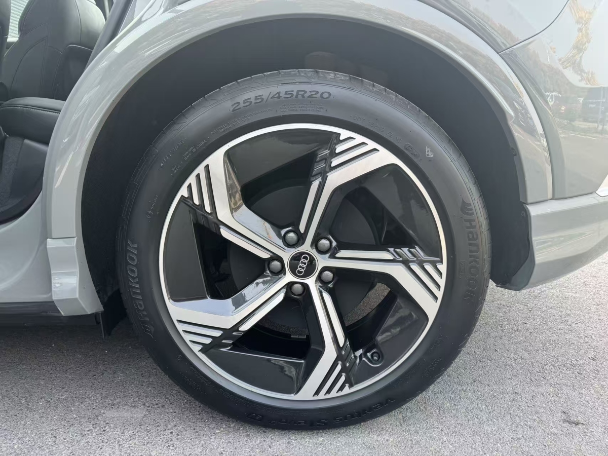 Audi Q4 e-tron 2024 #6 Audi Q4 e-tron 2024 imagen de coche #6