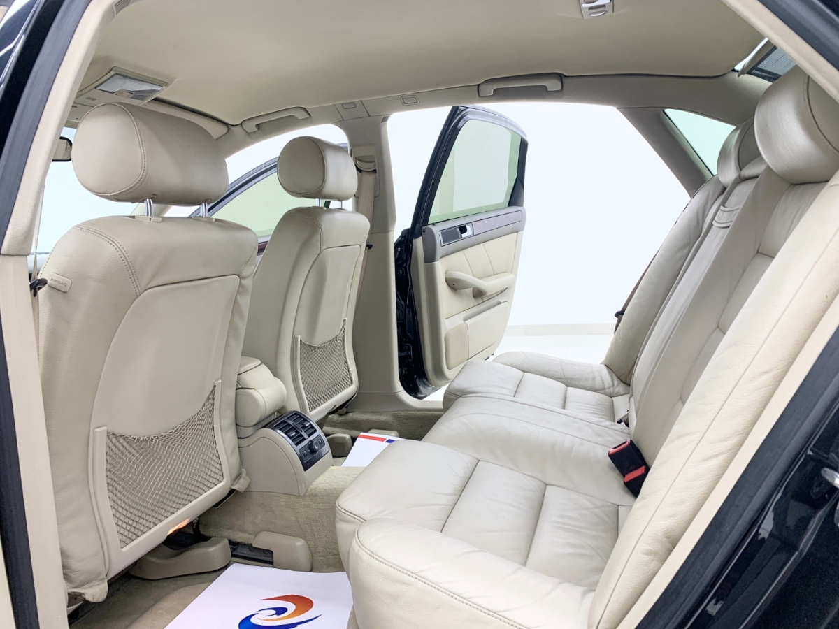 Audi Q6L Sportback e-tron 2003 car image #6