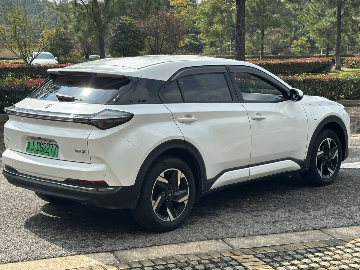 哪吒汽车 哪吒X 2024 汽车图片 #6