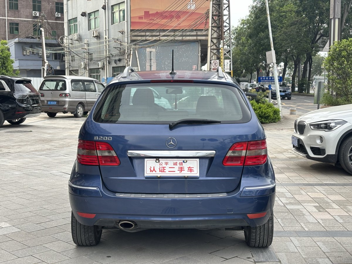 Mercedes-Benz B Class 2010 car image #6