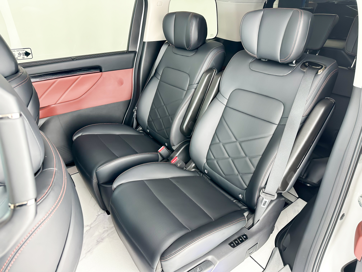 GAC Trumpchi E8 2024 #6 GAC Trumpchi E8 2024 car image #6