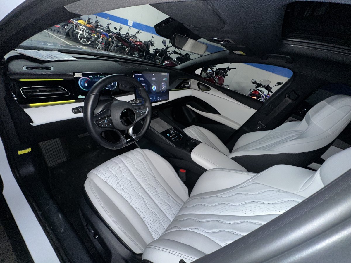 BYD Seal 06 DM-i 2024 immagine di auto #6