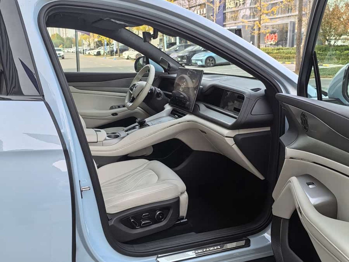 Denza N7 car image #6