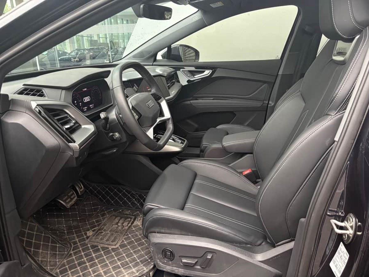 Audi Q4 e-tron 2024 imagen de coche #6