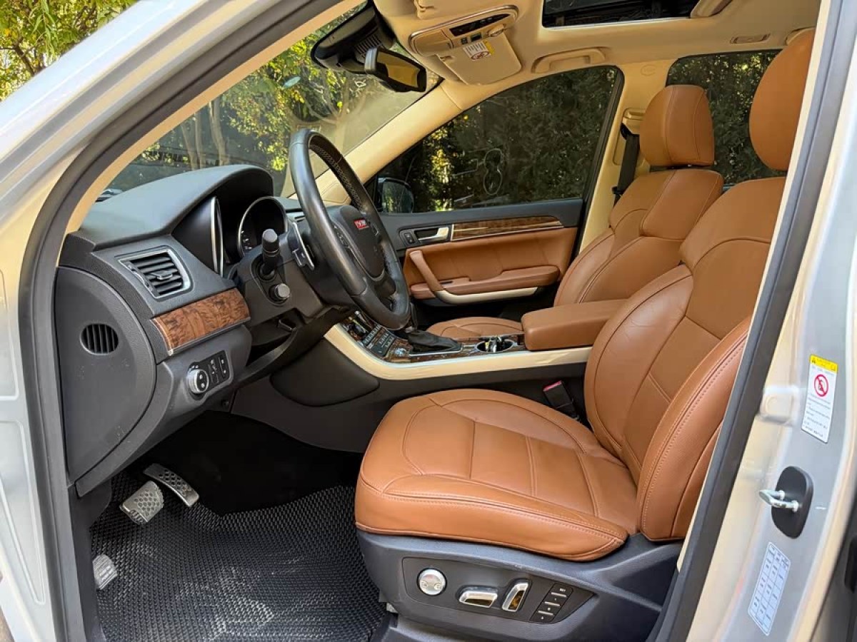 Haval H8 2015 car image #6