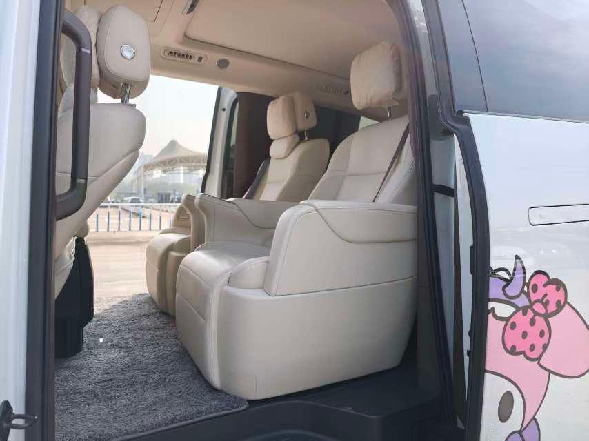 理想汽车 理想MEGA 2024 汽车图片 #6