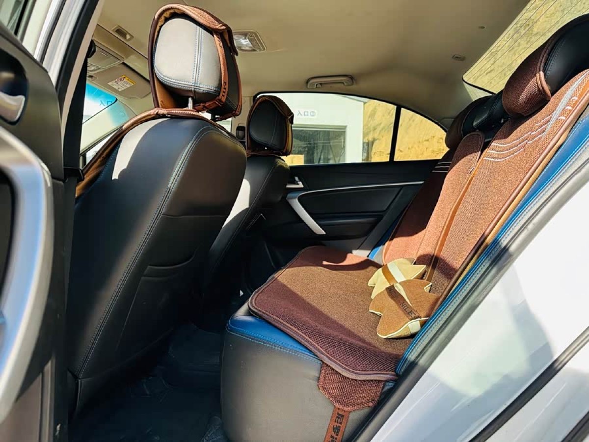 GEELY Emgrand New Energy 2016 immagine di auto #6