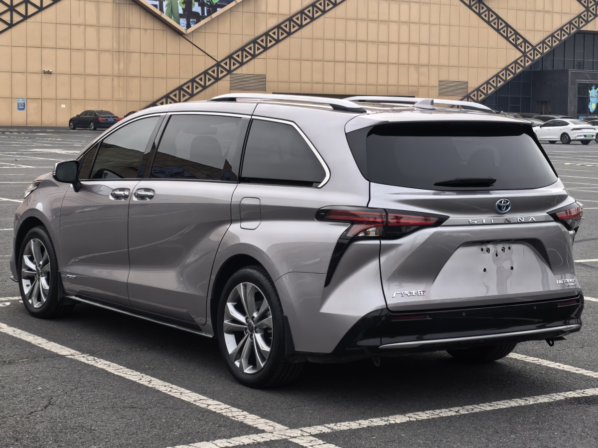 Toyota Sienna 2023 image de voiture #6