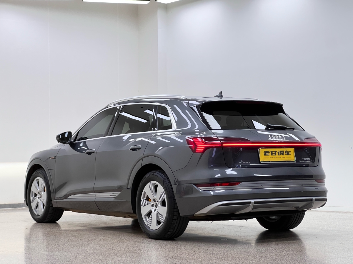 Audi Q4 e-tron 2023 صورة سيارة #6