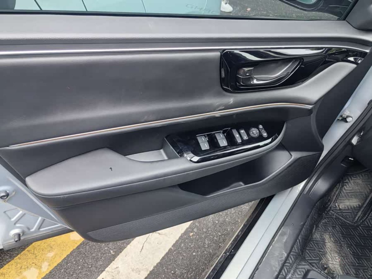 Honda e:NP2 2024 #6 Honda e:NP2 2024 car image #6