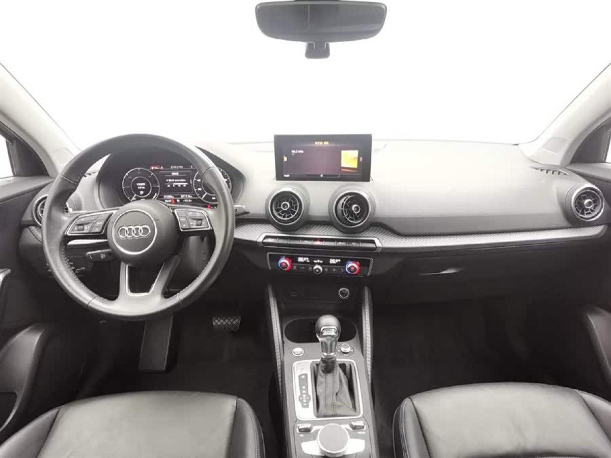 Audi Q2L e-tron 2021 car image #6