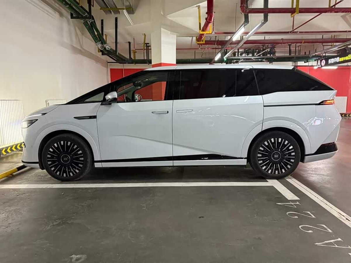 Xpeng X9 2025 imagem de carro #6