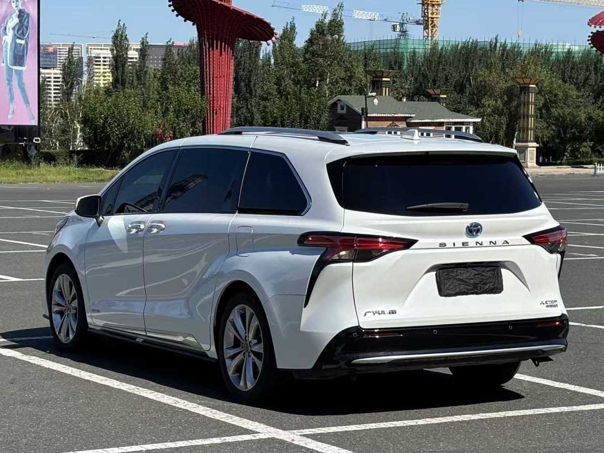 Toyota Sienna 2023 image de voiture #6