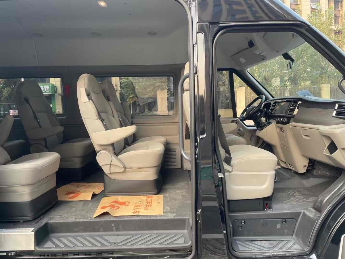 Ford New Transit 2023 car image #6