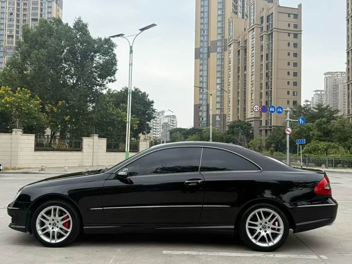 Mercedes-Benz CLK Class 2009 car image #6