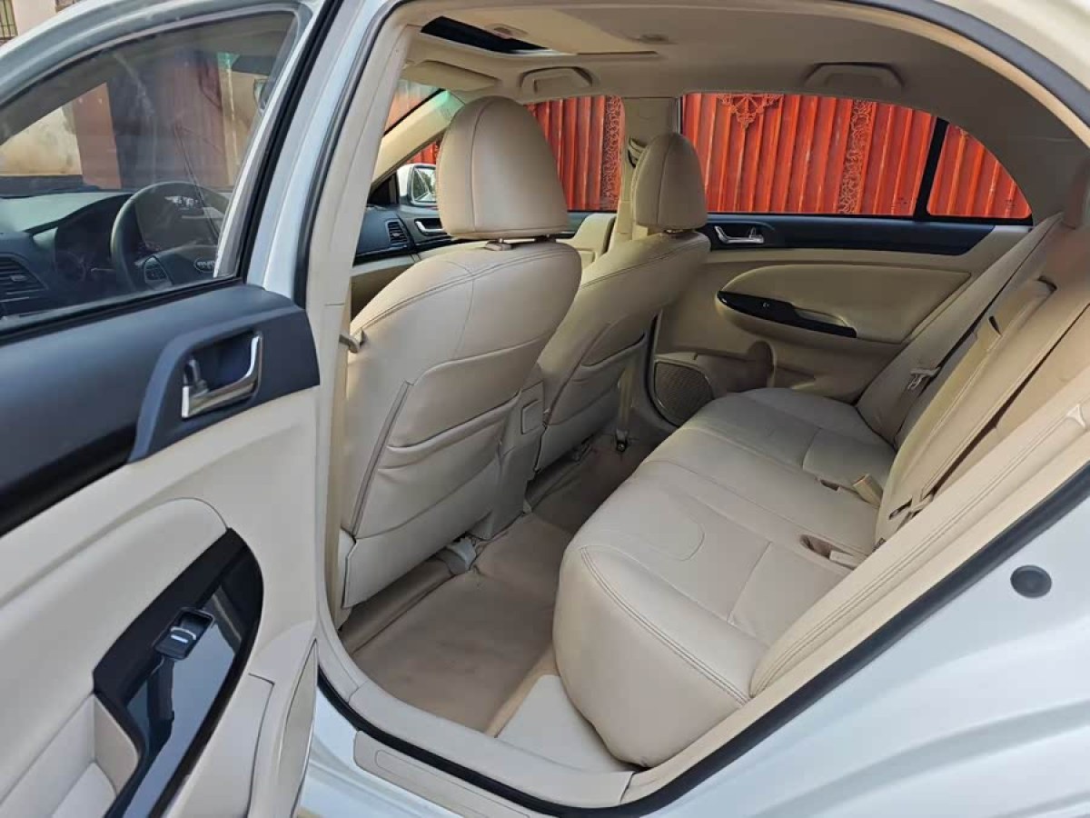 BYD SuRui 2013 car image #6