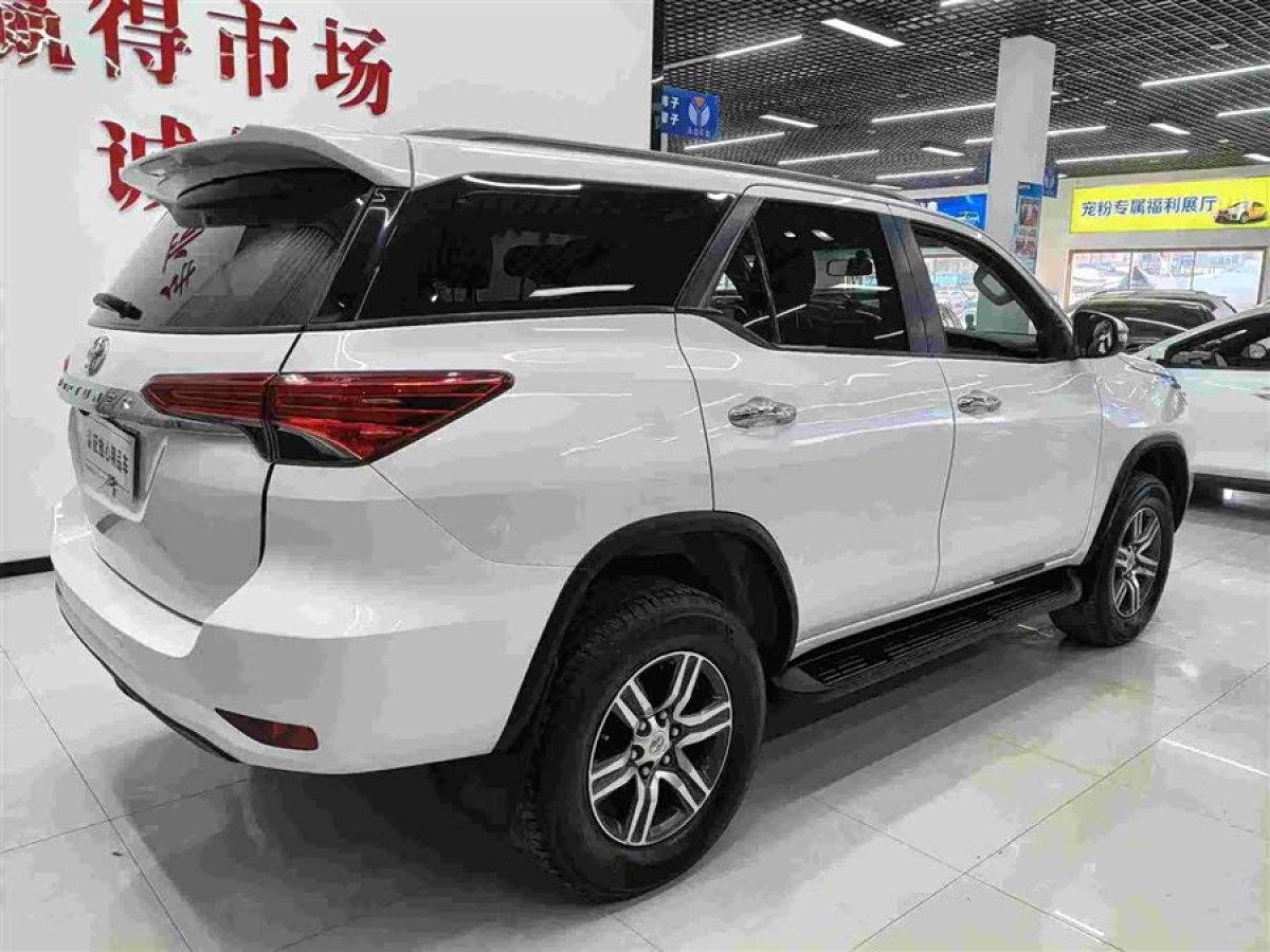Toyota Fortuner 2017 #6 Toyota Fortuner 2017 immagine di auto #6