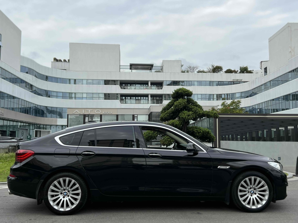 BMW 5 Series GT 2015 immagine di auto #6