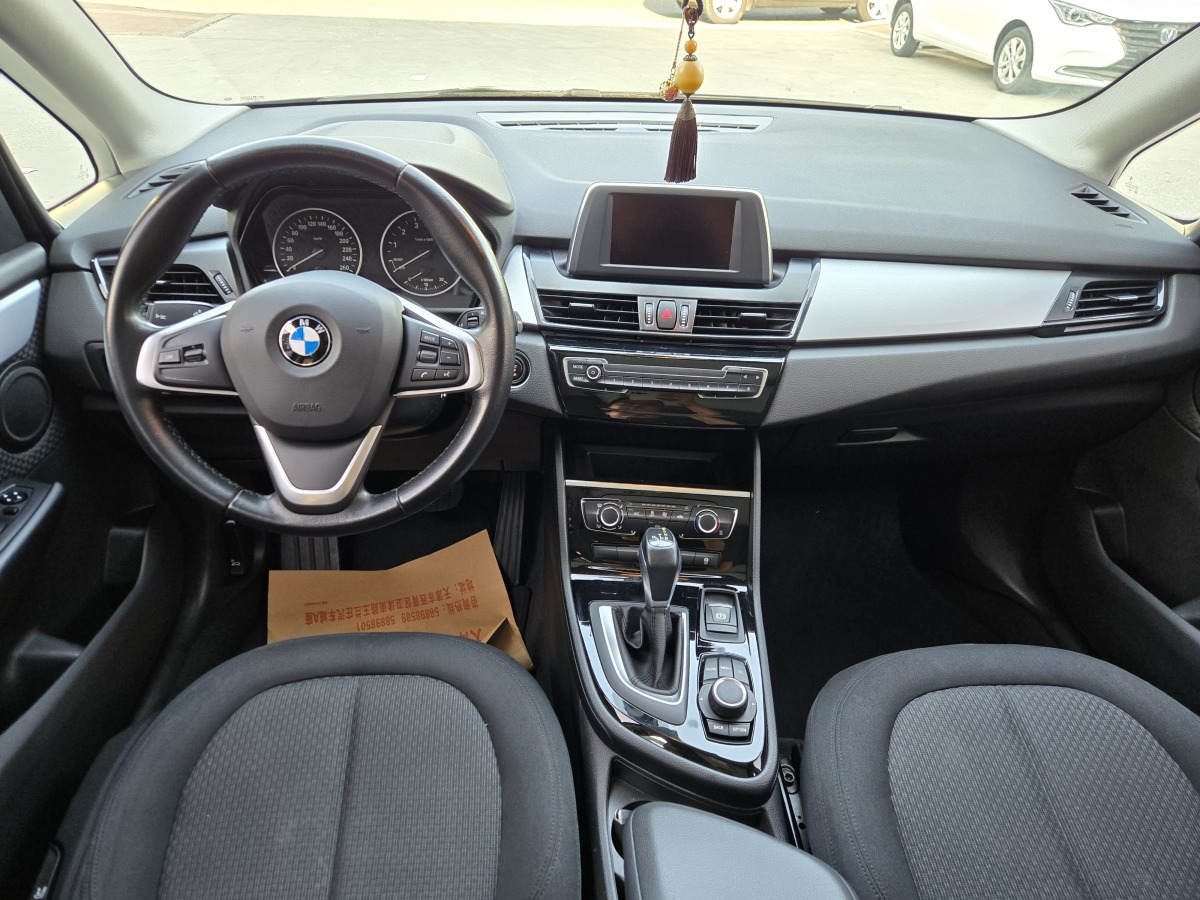 BMW 2 Series Tourer 2017 صورة سيارة #6