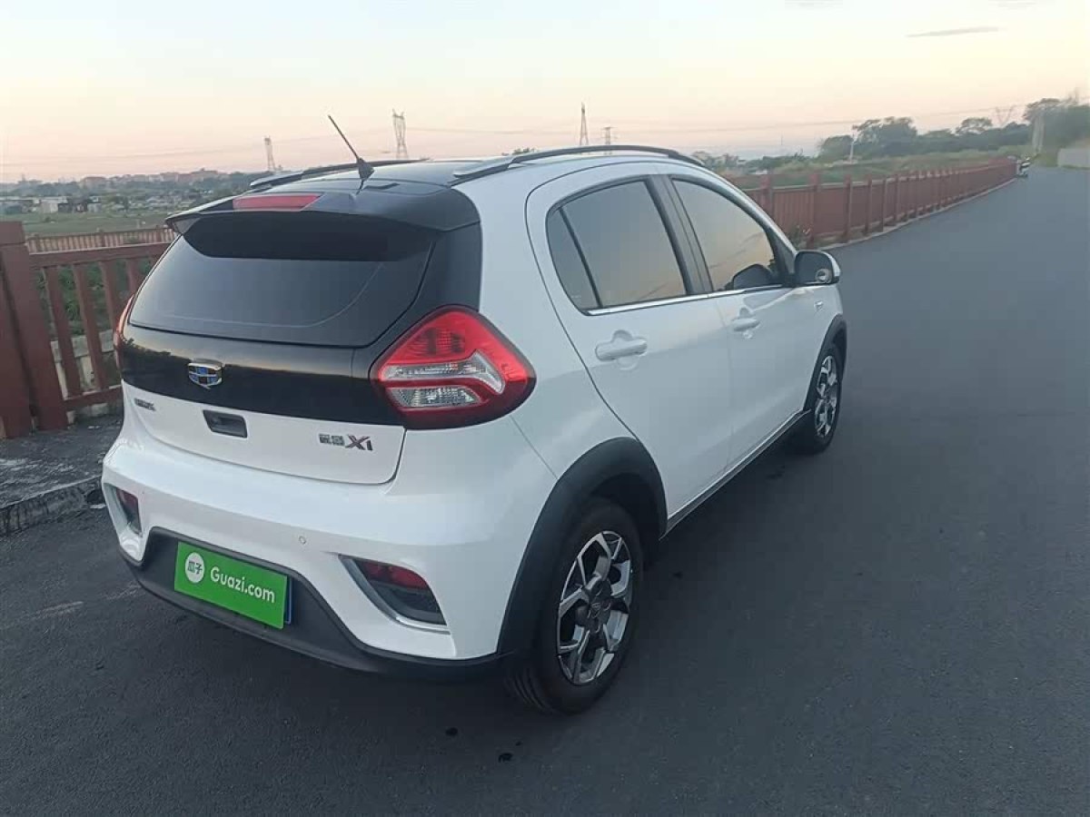 GEELY Vision X1 2018 immagine di auto #6