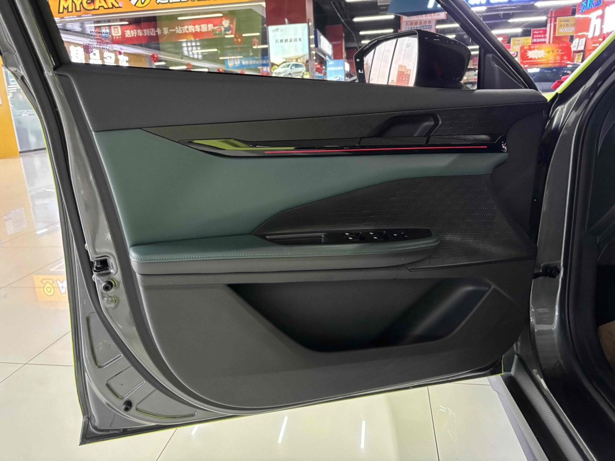 Changan UNI-V iDD 2024 car image #6