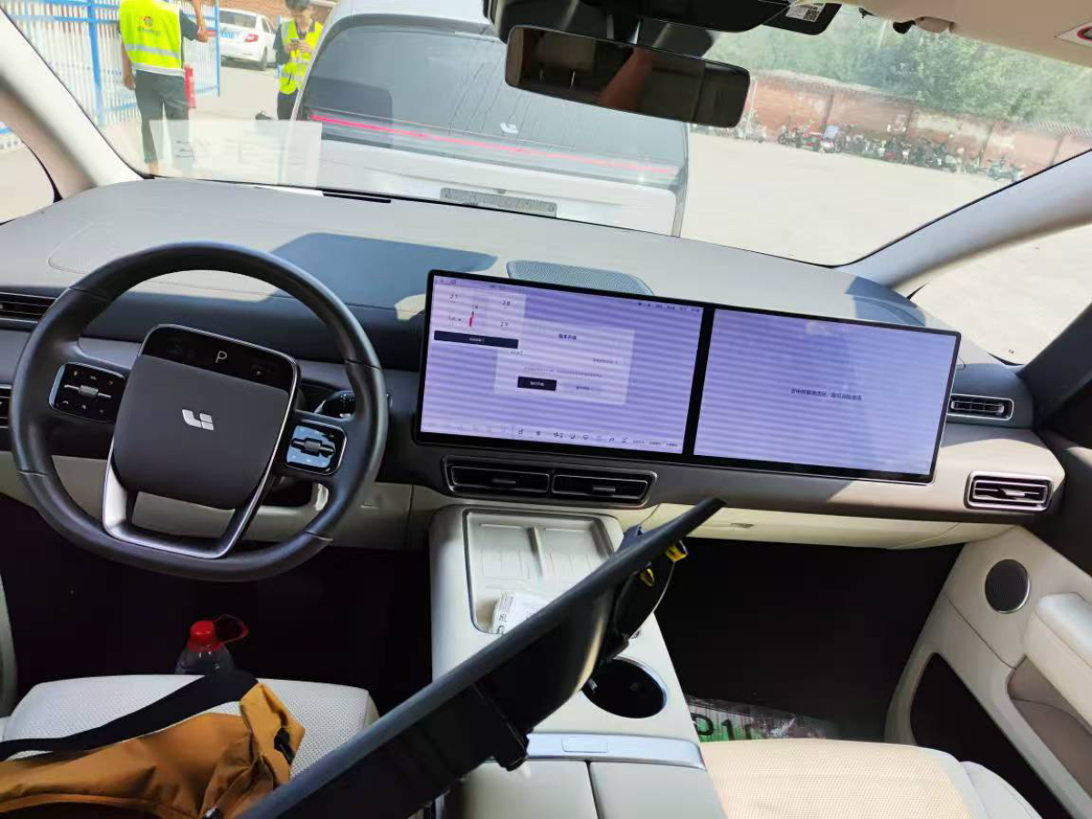 理想汽车 理想MEGA 2024 汽车图片 #6