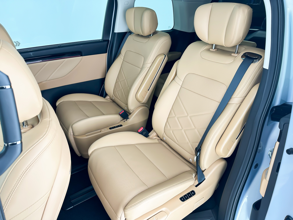 GAC Trumpchi E8 2024 #6 GAC Trumpchi E8 2024 car image #6