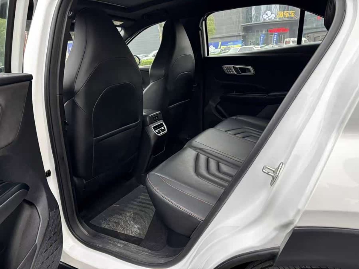 哪吒汽车 哪吒X 2024 汽车图片 #6