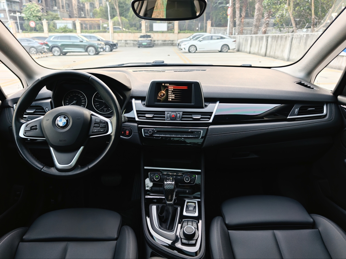 BMW 2 Series 2017 immagine di auto #6